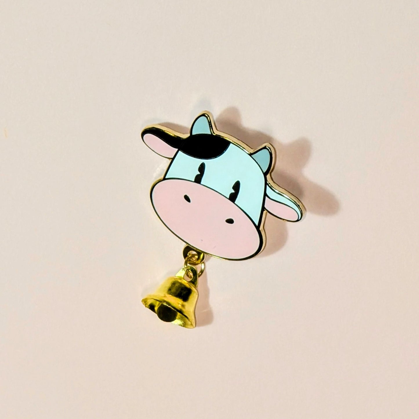 SoS Golden Moo-Moo enamel pin🐄 || Story of Seasons