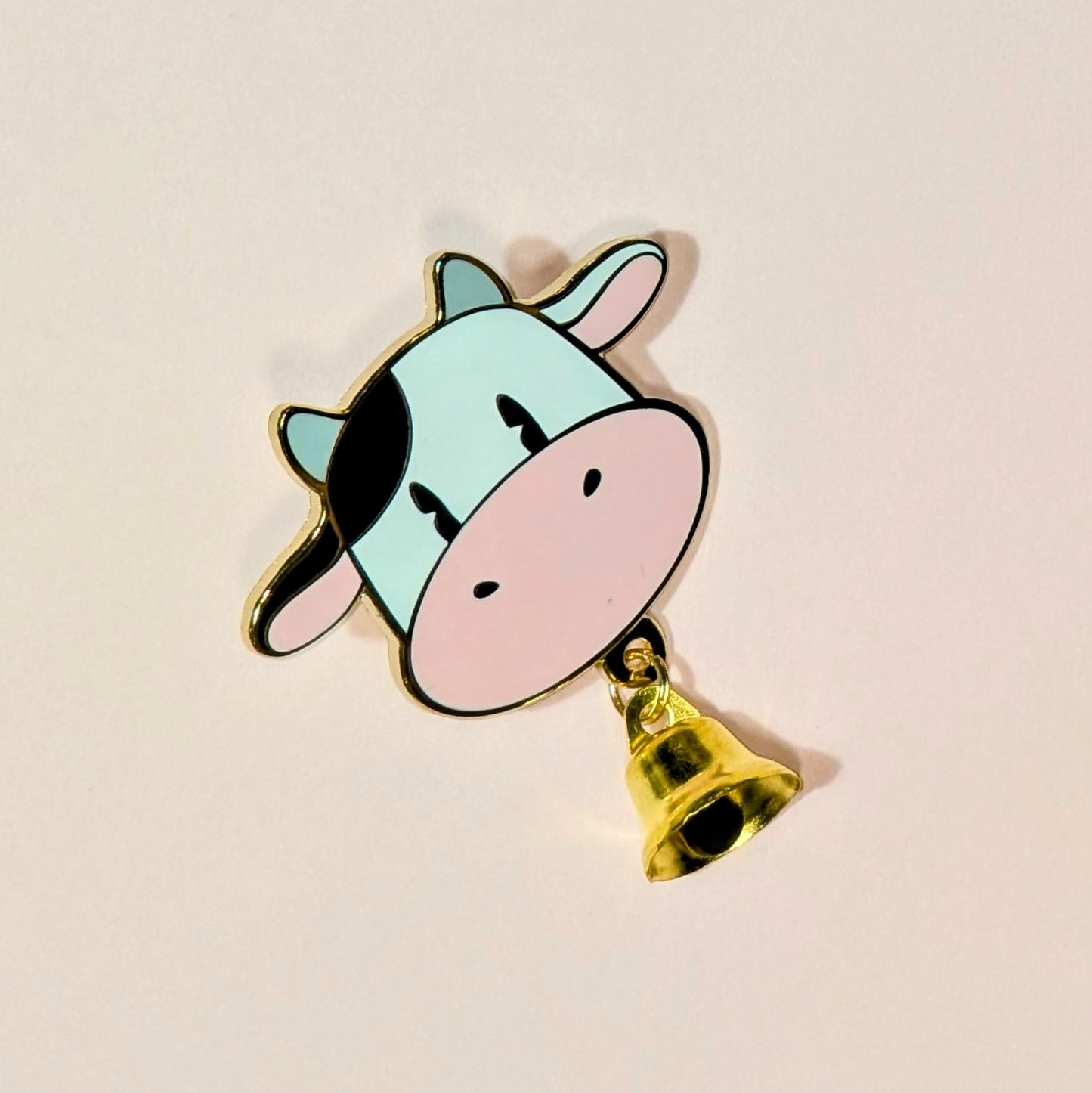 SoS Golden Moo-Moo enamel pin🐄 || Story of Seasons